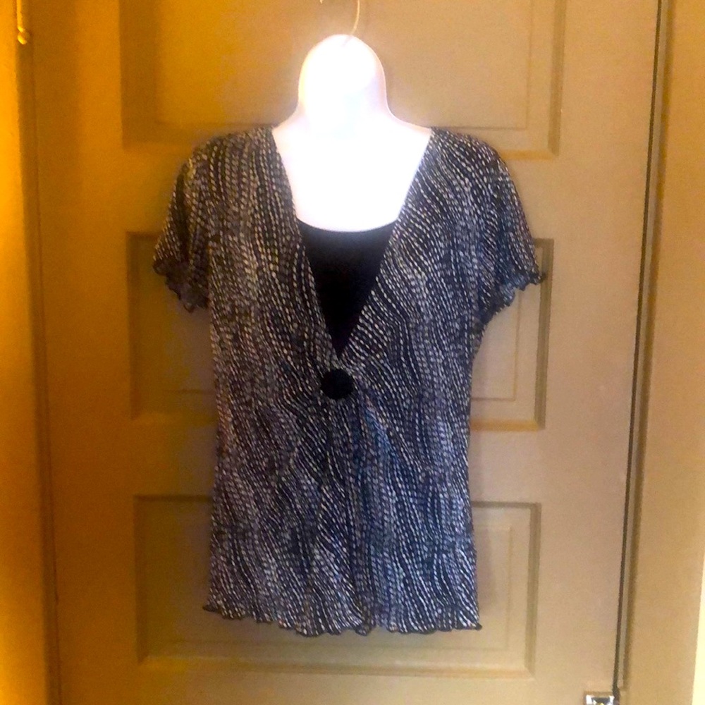 Elements one piece top-medium. White, gray and black.